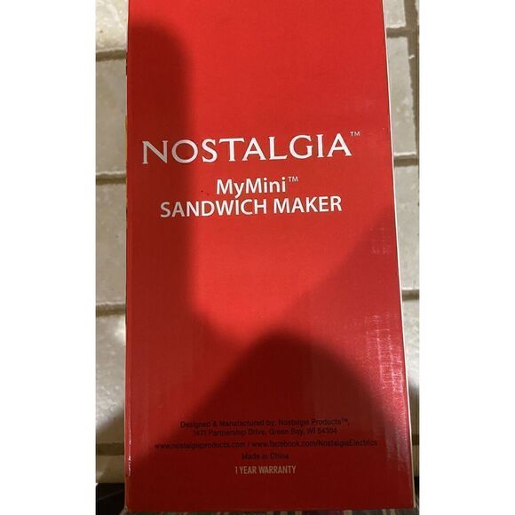 Nostalgia My Mini Sandwich Maker Red - Picture 4 of 5